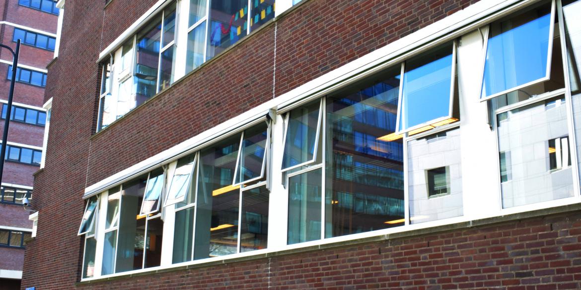 Teleflex, Mechanische raambediening, Teleflex mechanische raambediening, Teleflex raamdoos, Teleflex midi bedieningsdoos, Midi bedieningsdoos, Raamdoos, Teleflex natuurlijke ventilatie, natuurlijke ventilatie, oplossing bovenramen, Teleflex bovenraamsluitingen, raamopener, Teleflex raamopener, raambedieningen