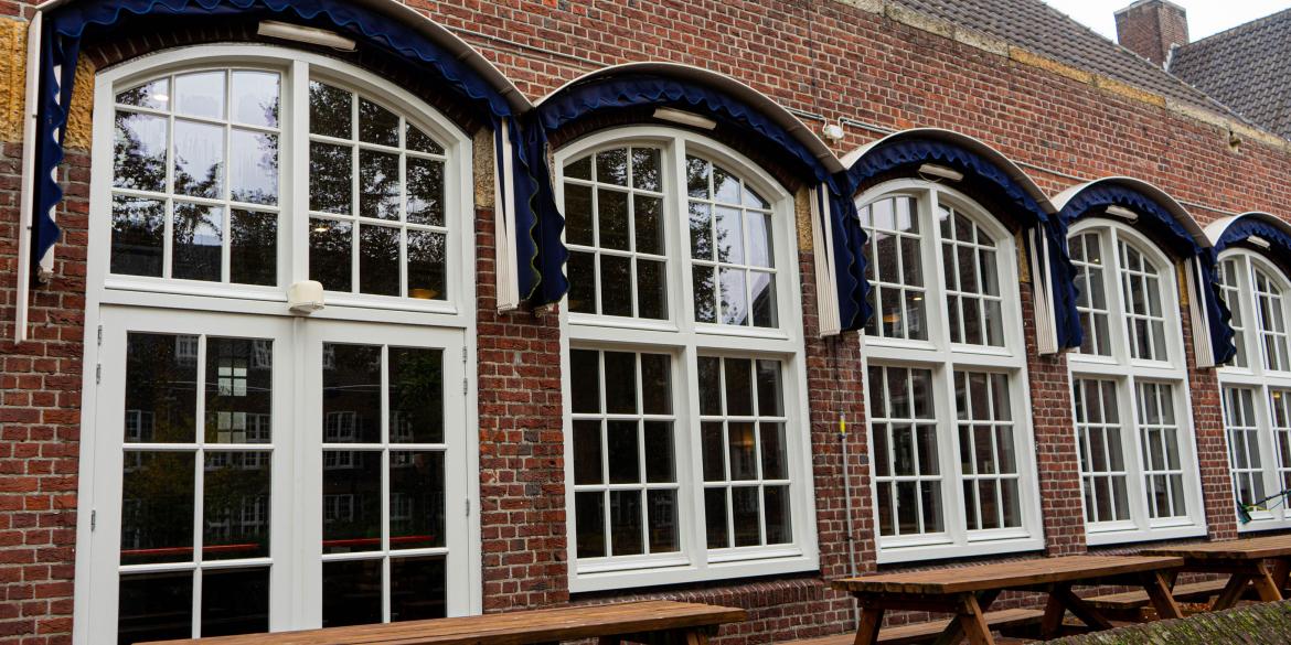 Teleflex, Teleflex Mechanische raambediening, Mechanische raambediening, Mechanische raamopener, natuurlijke ventilatie, Teleflex clearline, raambediening uitzetraam, raambediening binnenvalraam, bovenraamsluiting, bovenraamsluiting Teleflex, bovenraam bedienbaar maken, midi bedieningsdoos, teleflex morse